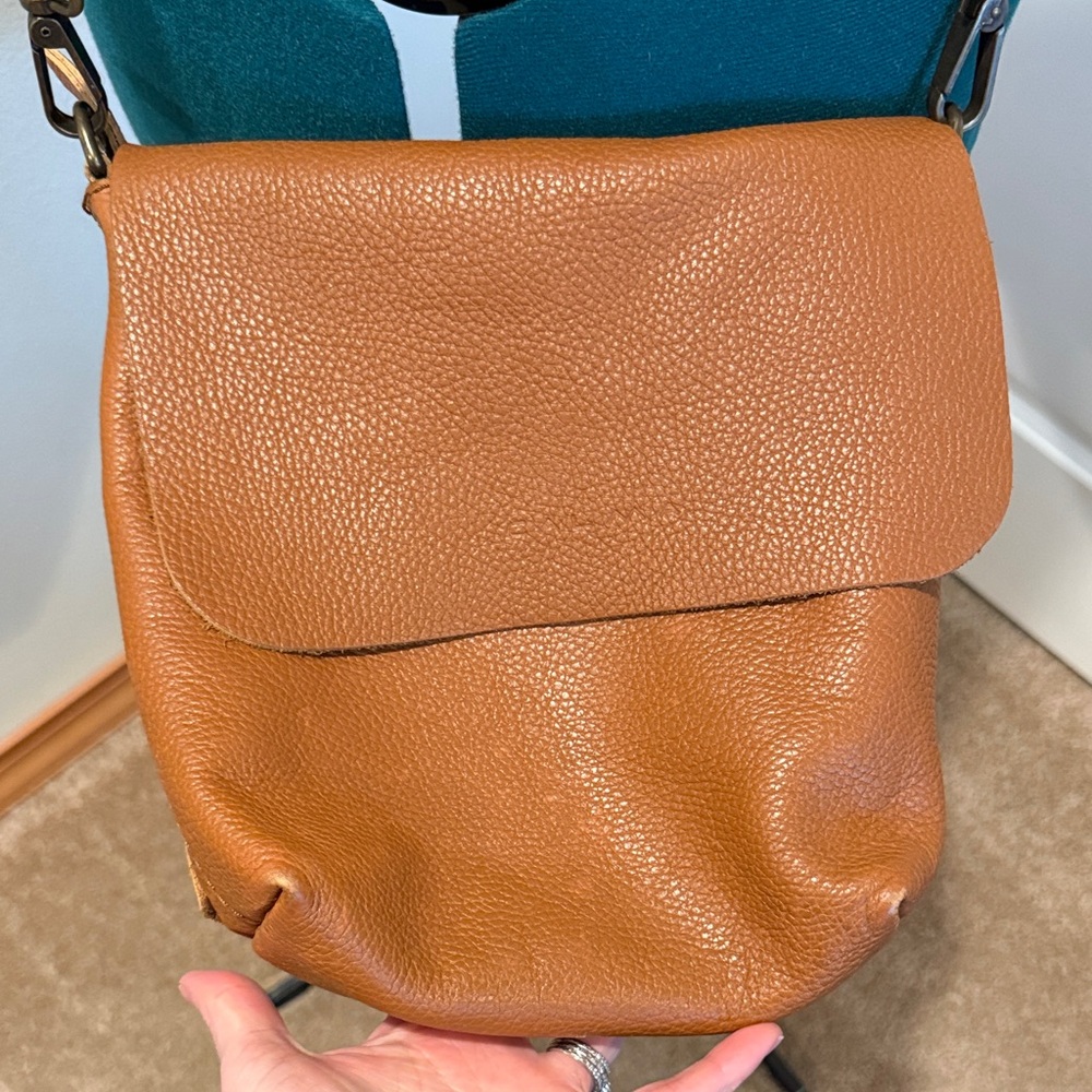 Calma Women's Pebbled Leather Crossbody Bag in Cognac